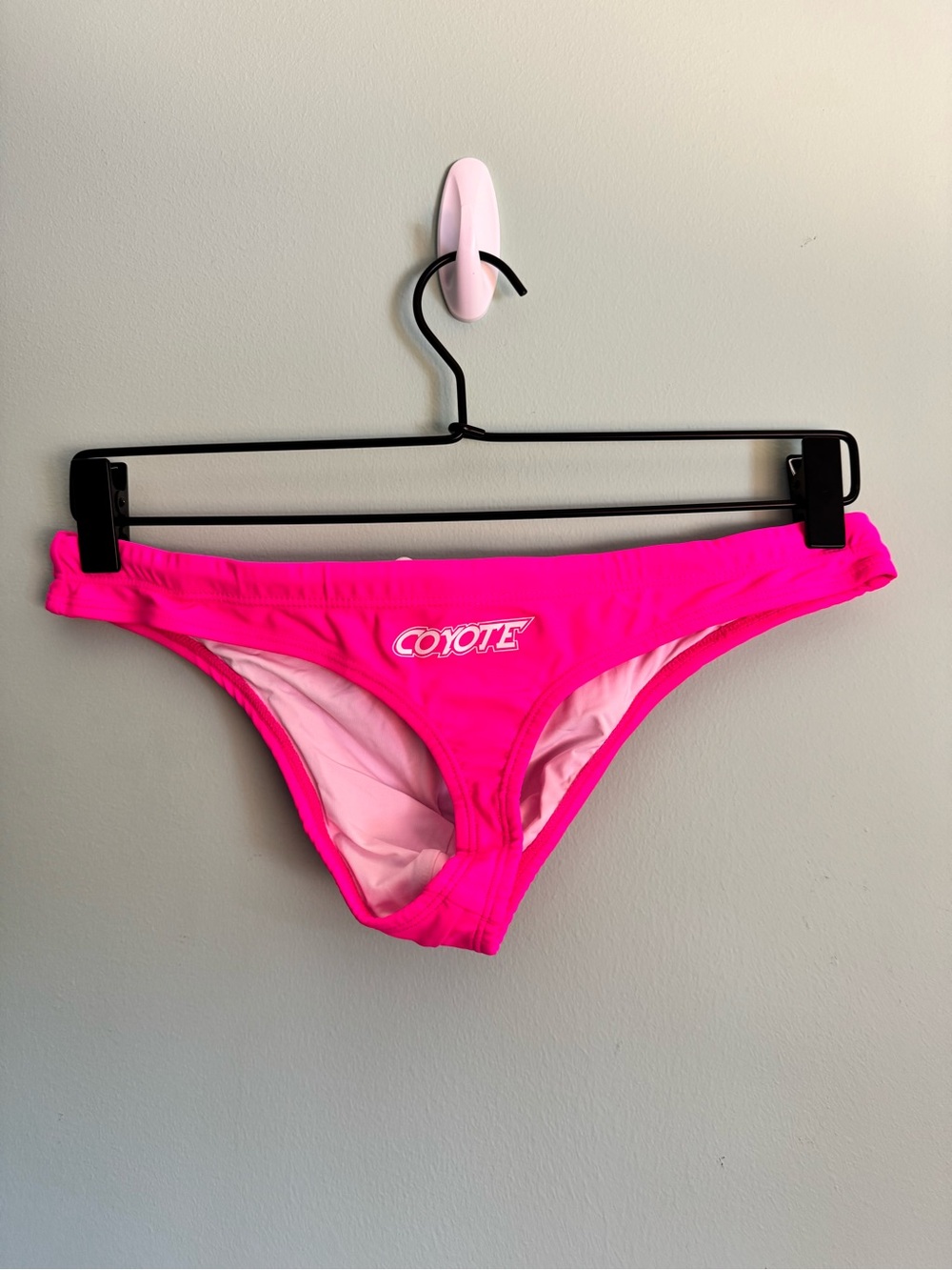 Men’s Coyote Classic Swim Thong in Fuchsia (Neon Pink) - Size Medium (31-32) - Picture 2 of 5